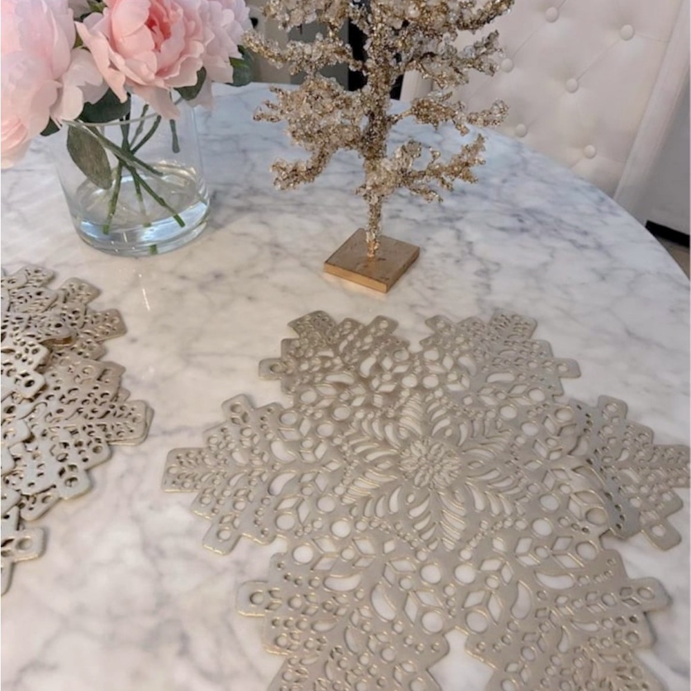 Gold Christmas themed snowflake placemats set of 10
